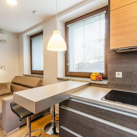 Lupoapartments Kosynierow Klimatyzacja Dostep Na Kod Łódź Exteriör bild